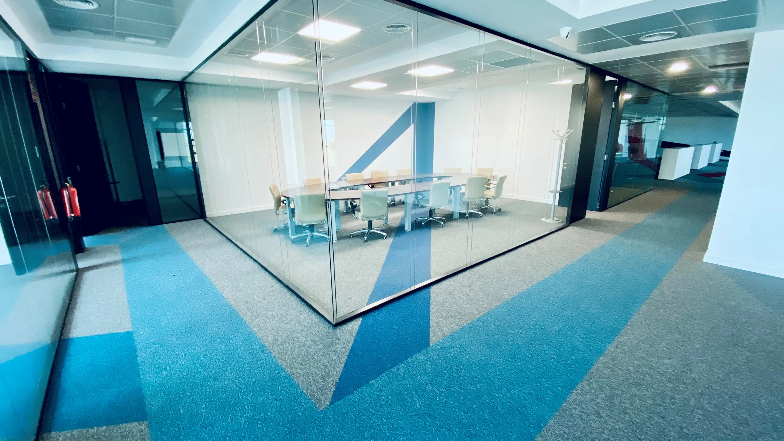 Mamparas de Oficina en las instalaciones de Gasóleos Sánchez y Murcia