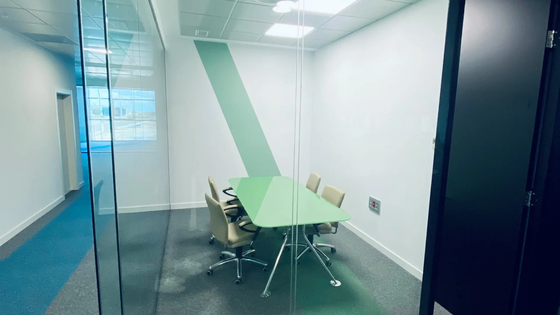 Mamparas de Oficina en las instalaciones de Gasóleos Sánchez y Murcia