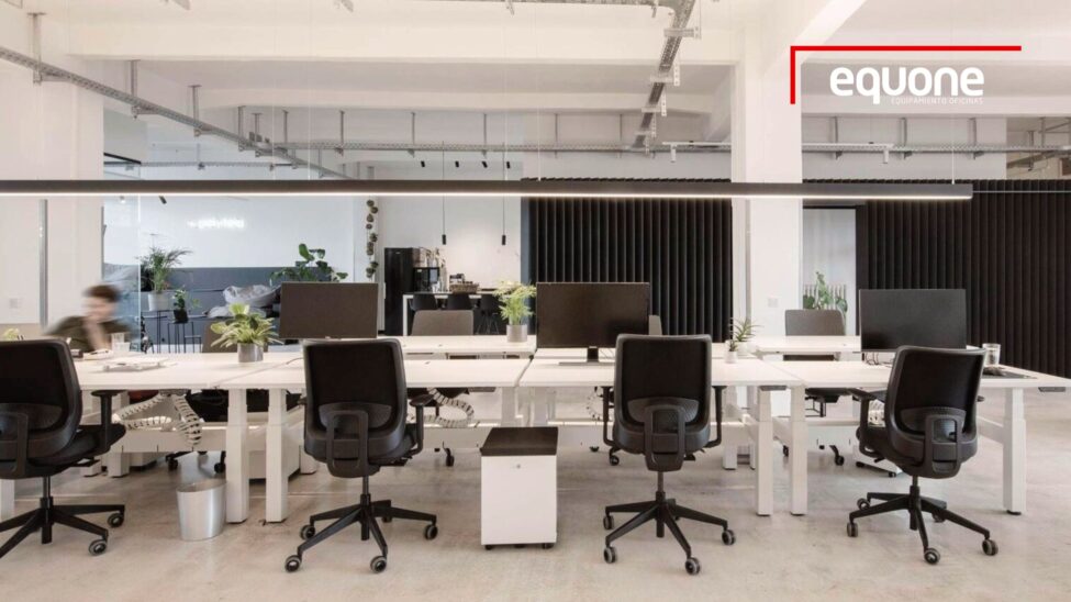 Mesas de oficina Actiu para espacios de trabajo funcionales en empresas de Albacete