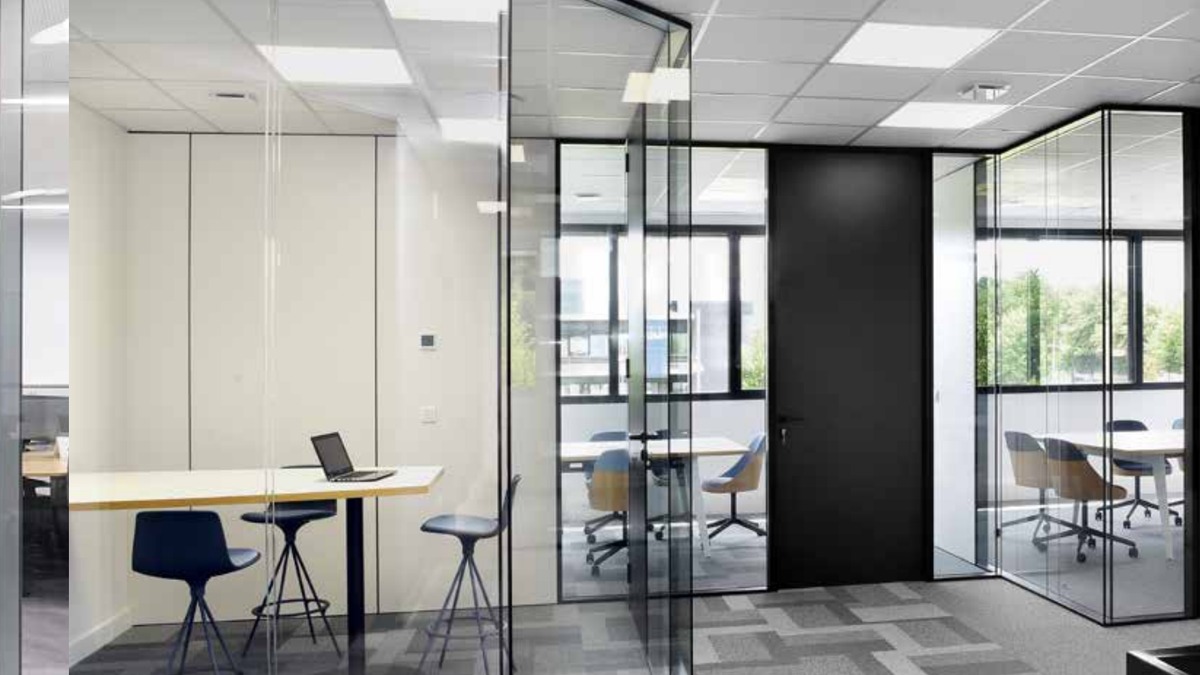 Materiales técnicos para oficinas y espacios profesionales